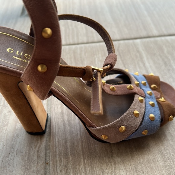 Beautiful Gucci shoes - Picture 2 of 7